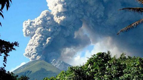 Indoneziyada 8 kishi qutqaruv vertolyoti qoyaga urilishi qurboni bo‘ldi