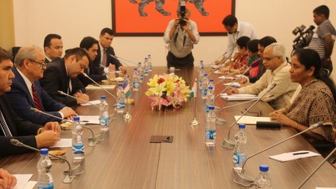 Abdulaziz Komilov Dehlida Hindiston Tijorat va sanoat vaziri bilan uchrashdi