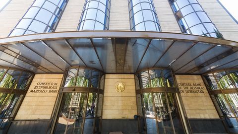 Эксперт 50 минг сўмлик купюра ҳақида: Асосий вазифамиз — сўмга жамғариш функциясини қайтариш