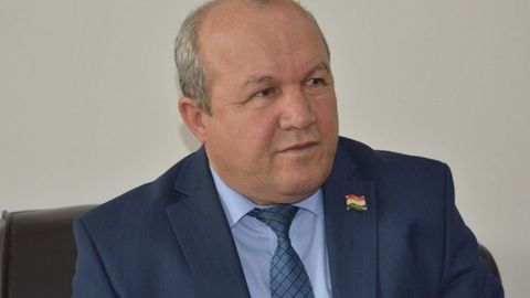 Emomali Rahmon Tojikiston Milliy kutubxonasi direktorini o‘g‘lining dabdabali to‘yi uchun ishdan bo‘shatdi