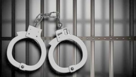 Buxoroda o‘z otasini pichoqlab o‘ldirgan fuqaro uzoq yillik qamoq jazosiga hukm qilindi