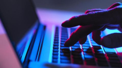 Хакерлар Венесуэланинг 7 миллион аҳолисини мобил алоқасиз қолдирди