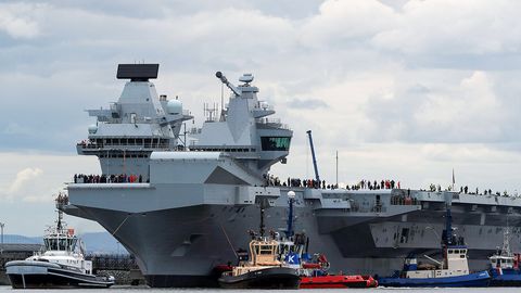 Britaniya avianosets palubasiga dron kelib qo‘ngach, uning xavfsizlik tizimini kuchaytirishga qaror qildi