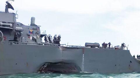 Қутқарувчилар Сингапур қирғоқлари яқинида йўқолган АҚШлик ўн денгизчининг барчасининг жасадларини топди