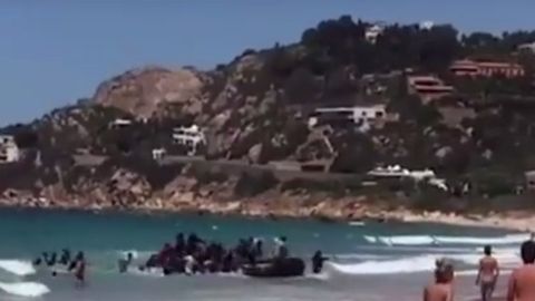 30 ga yaqin muhojir puflama qayiqda Ispaniyadagi plyaj bo‘yiga kelib qoldi