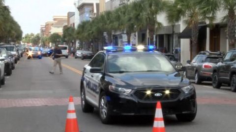 Charlston shahridagi restoranda sodir bo‘lgan otishma oqibatida bir kishi halok bo‘ldi