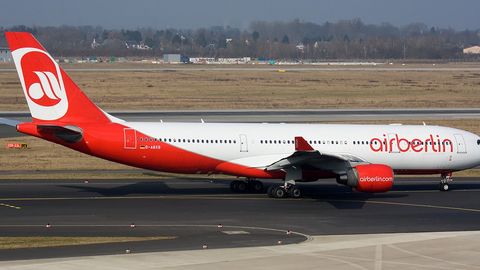 Air Berlin авиакомпанияси банкротлик эълон қилди