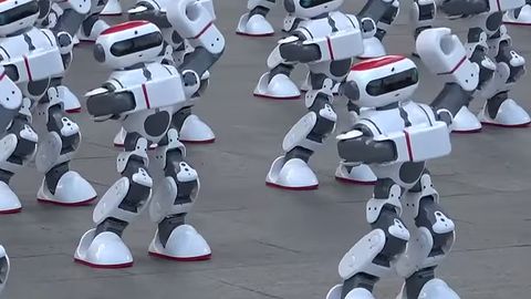1069 raqs tushayotgan robot yangi jahon rekordini o‘rnatdi (video)
