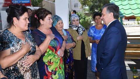 “Biz bu yerga xalq ishonchini oqlash uchun kelganmiz”. Mirziyoyev Bekoboddagi barcha xonadonlarni isitish moslamalari bilan ta’minlash haqida ko‘rsatma berdi