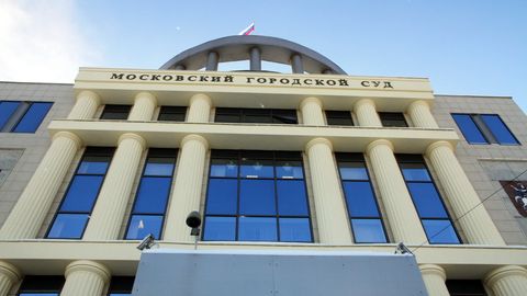 Москва шаҳар суди Усмоновнинг Навальнийга нисбатан даъвоси бўйича қарорнинг қонунийлигини текширади