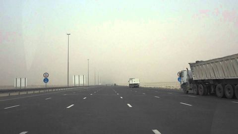 BAAda harakatlanayotgan yuk mashinasi haydovchisi tiriklayin yonib ketdi (video)