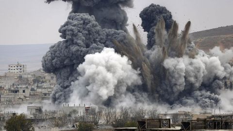 ОАВ: Халқаро коалиция Раққага берган авиазарба оқибатида салкам 80 киши ҳалок бўлди