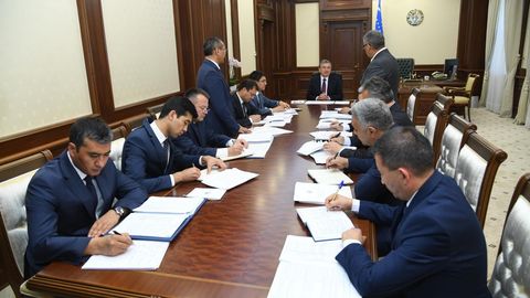 Shavkat Mirziyoyev oliy ta’lim muassasalari o‘qituvchilarini ortiqcha hisobot va topshiriqlardan ozod etishga e’tibor qaratdi