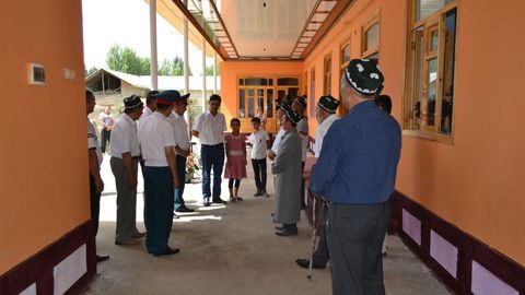 Namanganda ashaddiy jinoyatchini qo‘lga olish chog‘i jarohatlangan IIB xodimining uyi ta’mirdan chiqarildi