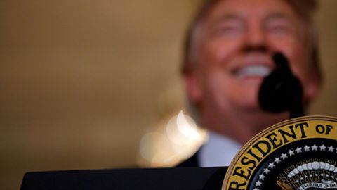 Трамп Россиядан америкалик дипломатларни ҳайдагани учун Путинга миннатдорлик билдирди