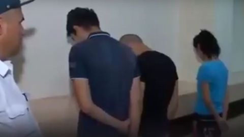 Toshkentda qiz-nevarasini zo‘rlamoqchi bo‘lgan shaxs qizning yigiti tomonidan o‘ldirildi (video)