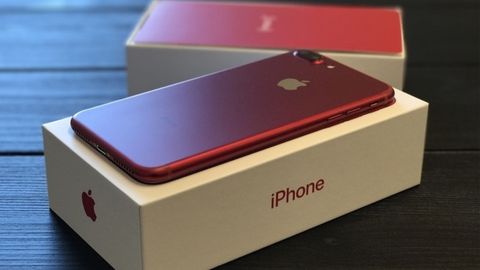 Apple qizil iPhone 7 savdosini to‘xtatdi