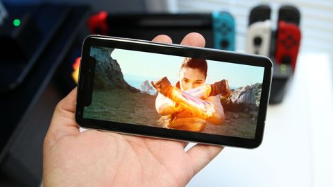 Android foydalanuvchilari iPhone X ekranidagi “kesim”ni o‘z qurilmalarida “sinab ko‘rishi” mumkin