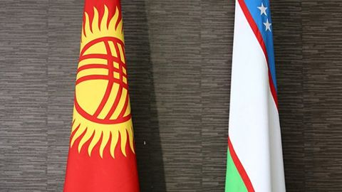 Шавкат Мирзиёев Алмазбек Атамбоев билан телефон орқали мулоқот қилди