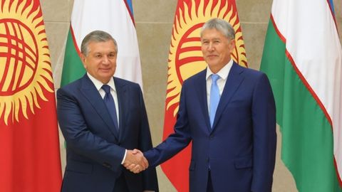 Шавкат Мирзиёев ва Алмазбек Атамбоев музокаралар якунида қатор ҳужжатларни имзолади