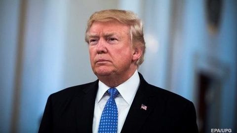 Трамп теракт хавфи туфайли мамлакатдаги фавқулодда ҳолат тартибини яна бир йилга узайтирди