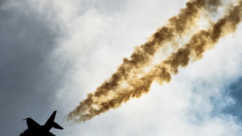 Voronejda Yak-130 halokatga uchradi va to‘liq yonib ketdi