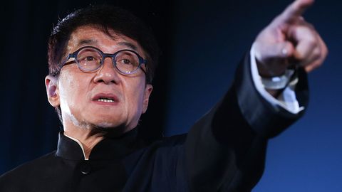 Jeki Chan bir sutkalik poyga marafoni haqida film suratga oladi