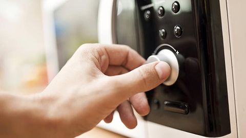 Mikroto‘lqinli pechga solish mumkin bo‘lgan 5 ta kutilmagan narsa