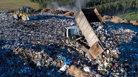 Iskandar Mahmudovning kompaniyasi chiqindilarni qayta ishlash bilan shug‘ullanadi