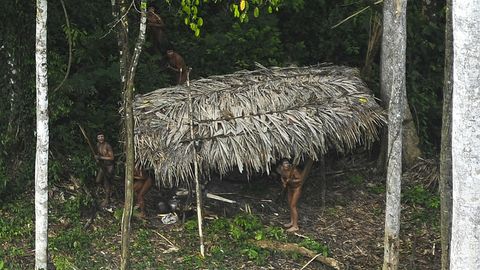 Yalangoch rus qizlarining shaxsiy uy qurilishi fotosuratlari