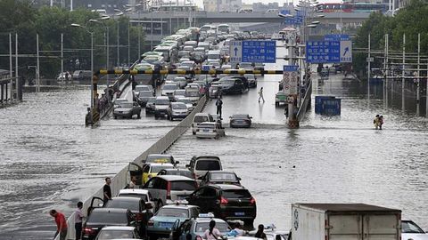 Xitoyda kuchli yomg‘ir tufayli 30 mingga yaqin kishi evakuatsiya qilindi