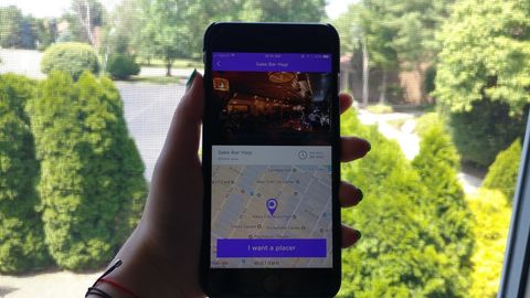 АҚШда навбатда туриш учун одам ёллайдиган мобил дастур ишга тушди
