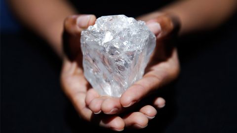 Dunyodagi eng yirik olmos Lesedi la Rona 53 million dollarga sotildi