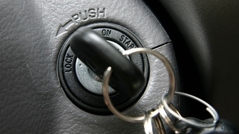 Sho‘rchida 14 yoshli maktab o‘quvchisi Nexia o‘g‘irladi