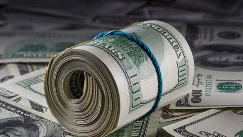 Endilikda 9360 AQSh dollarigacha bo‘lgan valyutani sotishda pasport talab qilinmaydi