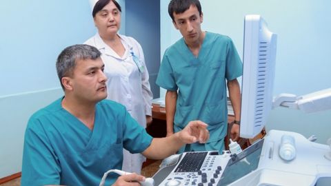 Qoraqalpog‘istondagi o‘n tibbiyot muassasasida Toshkentdan kelgan malakali shifokorlar rahbar lavozimlarda ish boshladi