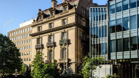 Ўзбекистон ТИВ Президент Шавкат Мирзиёевга мурожаат қилган фуқаро билан алоқа ўрнатишда «Озодлик» радиосидан ёрдам сўради