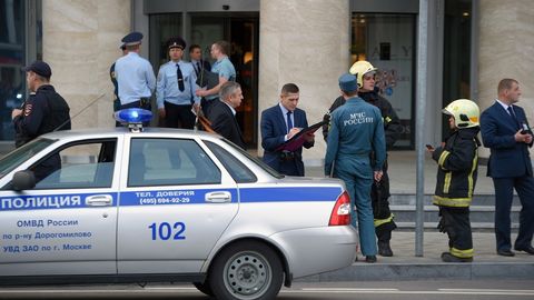 Россияда аноним қўнғироқлар туфайли ҳафта давомида 400 минг киши эвакуация қилинди