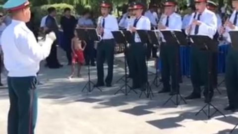 Gangnam Style — ўзбек милиционерлари ижросида (видео)