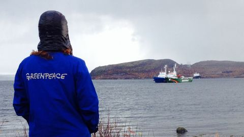 Greenpeace Britaniyada Volkswagen avtomobillari yuklangan kemani qamal qildi