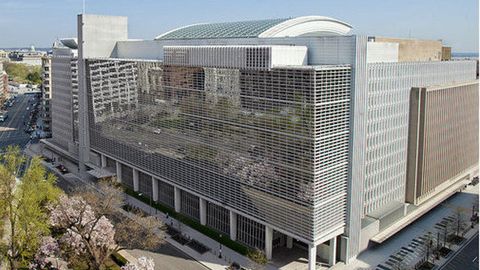 O‘zbekiston valyuta siyosatining erkinlashtirilishi oqibatlarini yengillashtirish uchun Jahon bankining 1 mldr dollar miqdoridagi zayomini jalb etmoqchi