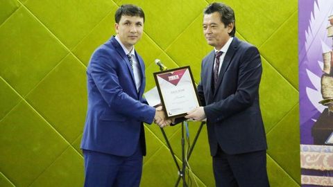Tojikiston ichki ishlar vaziri she’rlar tanlovi g‘oliblaridan biriga aylandi