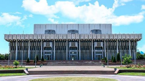 «Истиқлол» санъат саройи директори: Томошабинлар совун ва сочиқларни ўғирлаб кетмоқда