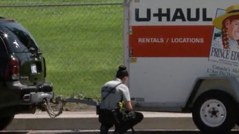 Amerikada o‘g‘rilar ichida jasadli tobuti bo‘lgan jipni o‘g‘irlab ketdi