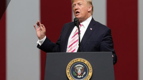 Трамп Эронни Шимолий Корея билан ҳамкорликда айблади