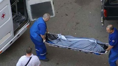 Москвадаги квартирадан 1,5 йил аввал ёнғинда ўлган одамнинг жасади топилди