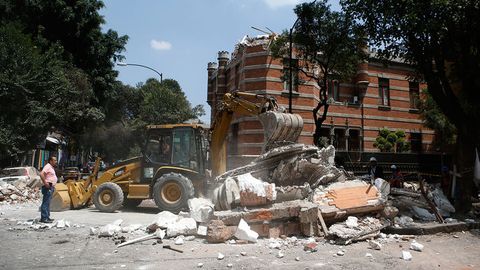 Мексикадаги зилзила қурбонлари сони 140 нафарга етди