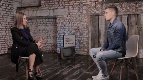 «вДудь» студиясидаги биринчи аёл киши: Ксения Собчак Юрий Дудга интервью берди (видео)