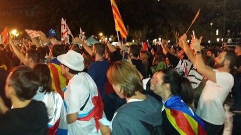 Kataloniyadagi referendum vaqtida 893 kishi jarohat oldi