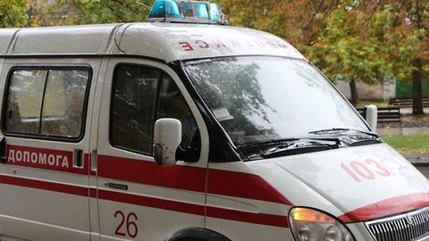 Ukrainada yettinchi qavatdan yiqilgan ayol tirik qoldi